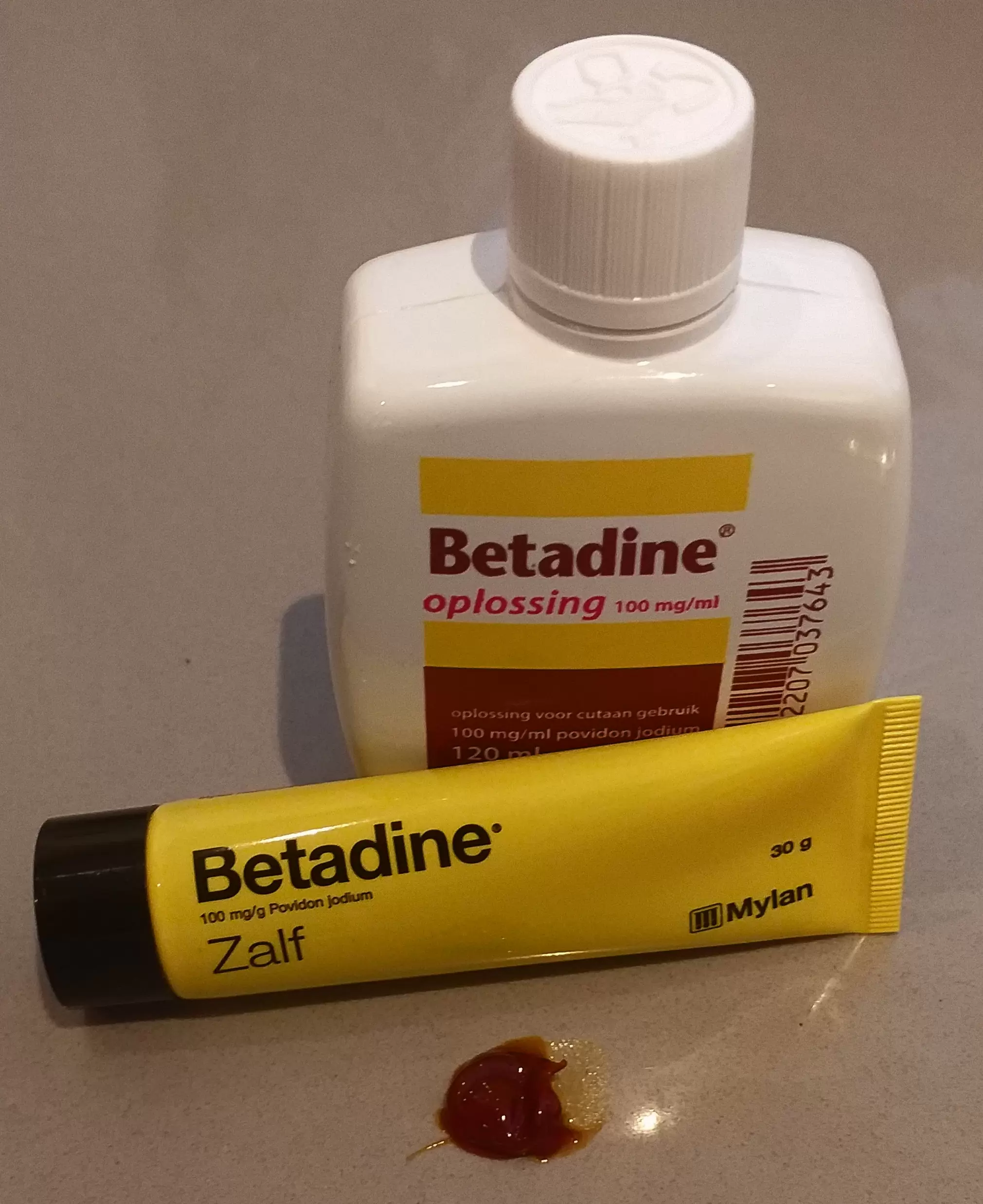 leugenaar Vluchtig Renovatie Betadine ® zalf is een breedspectrum ontsmettingsmiddel